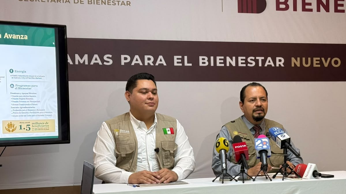 Estudiantes de nivel básico acudiendo a un plantel escolar tras el arranque del ciclo académico en la entidad.