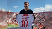 Gignac recibió de regalo varias camisetas de clubes de Argentina / Cortesía
