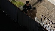 El individuo fue detenido y posteriormente trasladado ante el Ministerio Público, donde se determinará su situación legal.
