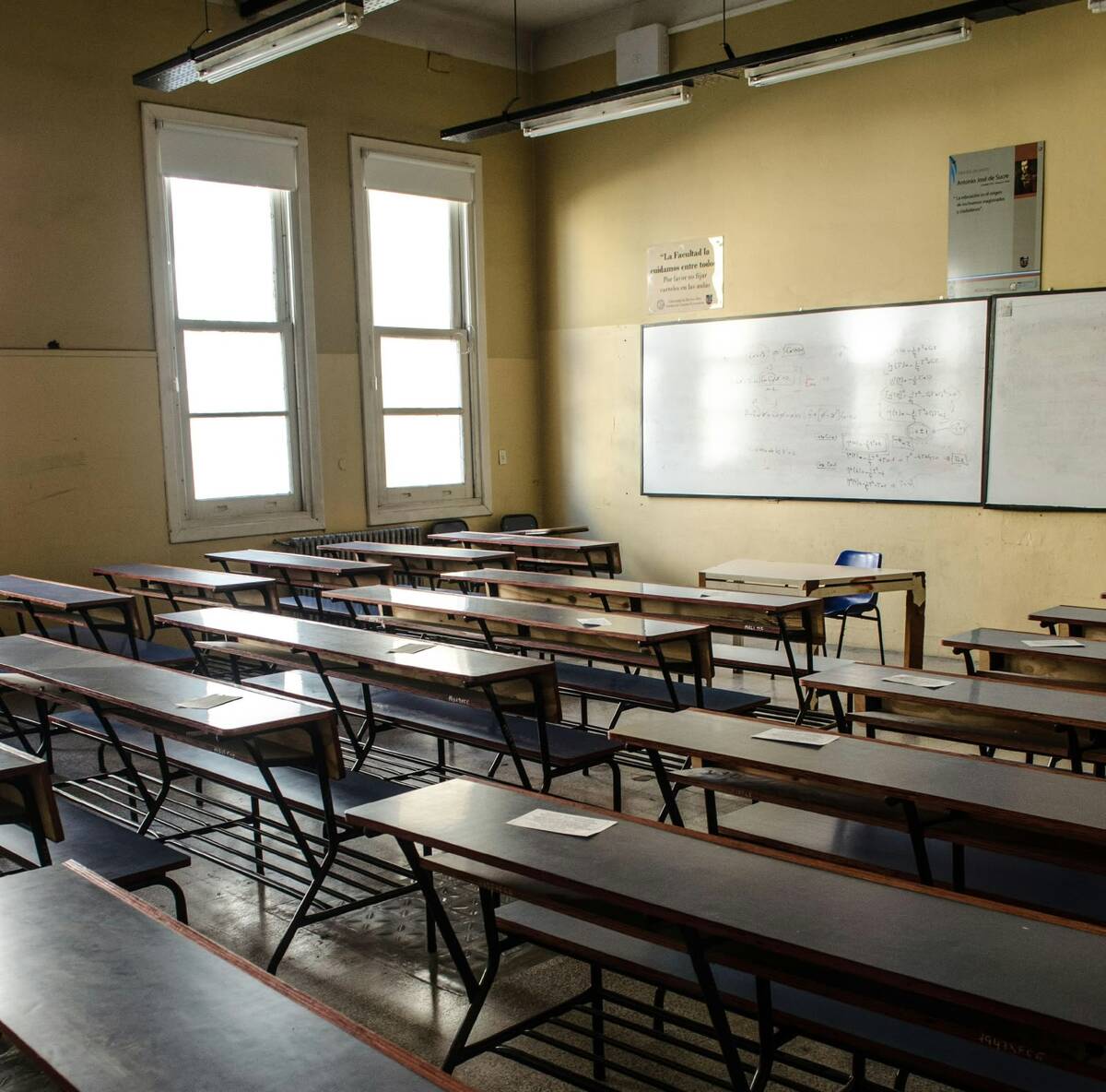 Moreira explicó que las agresiones pueden provenir de algunos alumnos o personas externas.
