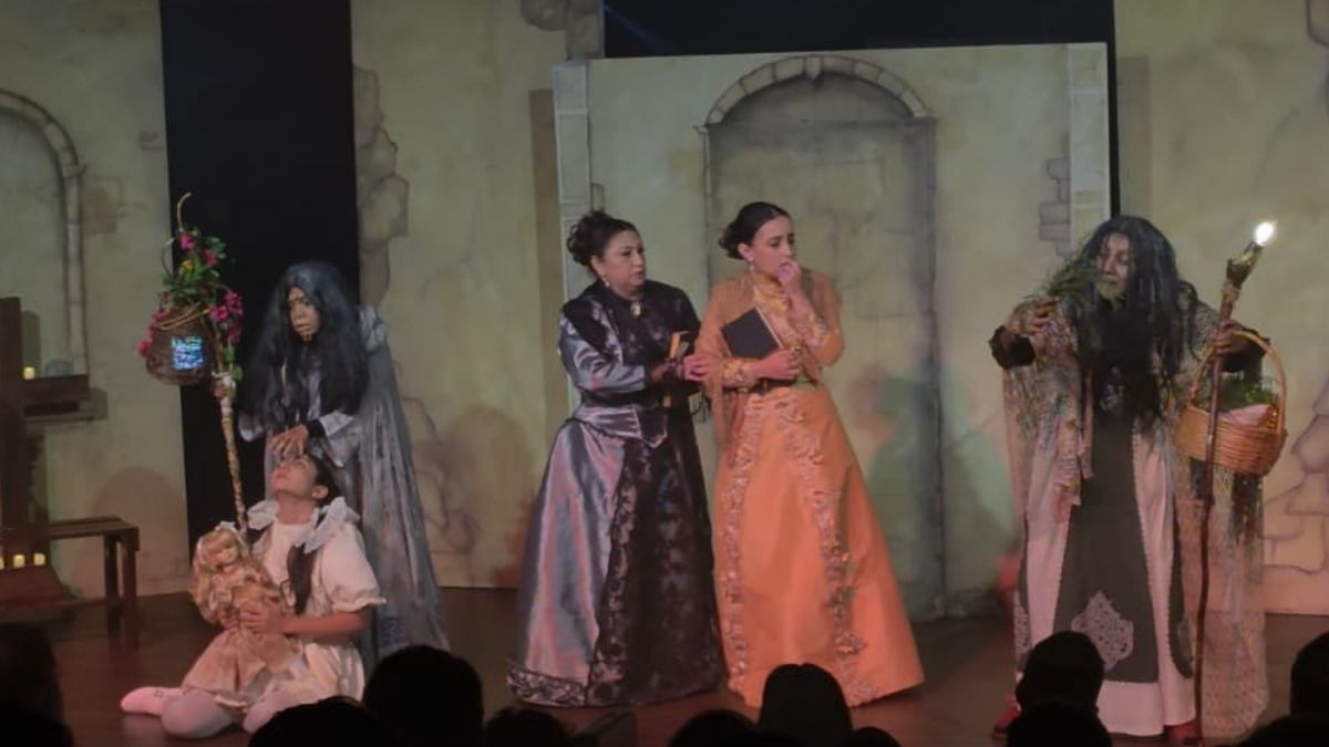 La Sepultada lleva al público al corazón de una escalofriante leyenda regiomontana con una puesta en escena que se siente más allá del escenario.