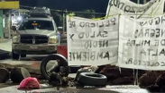 Vecinos mantienen bloqueo en Xochimilco por inundaciones de aguas negras