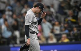 Cuatro desaciertos a la defensiva y un cuadro mermado por la ausencia de Aaron Judge sentenciaron la derrota 5-2 de los Yankees en el Juego 2.