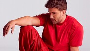 El cantante también continúa explorando la actuación