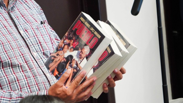 El expresidente Andrés Manuel López Obrador anunció a través de redes sociales su nuevo libro 'Pueblo'.