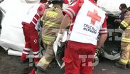 Un hombre quedó prensado entre las unidades impactadas en la carambola registrada en el Circuito Exterior Mexiquense.
