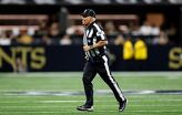 La liga aplicó el reglamento a sus oficiales luego de que Seeman insultara al ala cerrada Trey McBride y Hill le gritara a Eric Wilson.