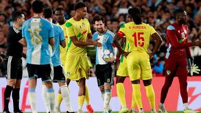 Lionel Messi jugó los 90 minutos en su despedida con Argentina ante la selección de Benín / Reuters
