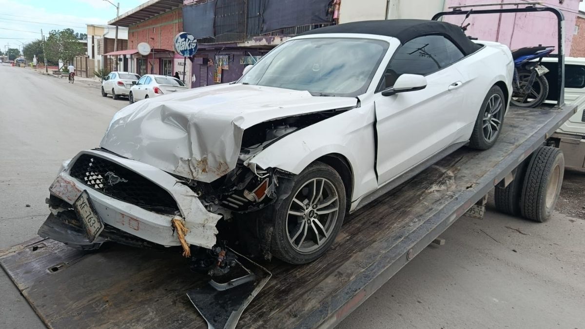 Apenas tres días antes, el pasado primero de octubre, el chófer de otro Mustang color plata provocó un aparatoso accidente en la ciudad de Torreón.