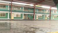 Padres señalan que el agua afecta espacios donde permanecen alumnos y personal educativo.