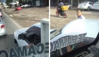 Pasajeros grabaron a dos sujetos que le cerraron el paso al autobús |