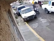 Cuatro personas a bordo de dos motocicletas asaltaron al vendedor de productos de limpieza |