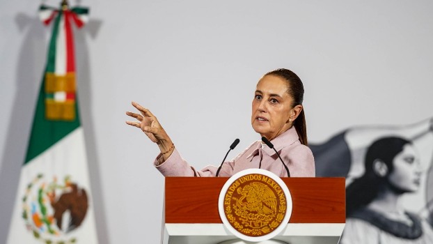 La presidenta Claudia Sheinbaum dio a conocer que la suspensión de la beca Jóvenes Construyendo el Futuro es meramente temporal.