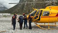 Rescatistas trasladaron vía aérea a una persona de la tercera edad incomunicada en El Pajonal.