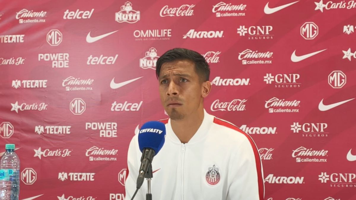 Ángel Sepúlveda jugador de Chivas en conferencia de prensa