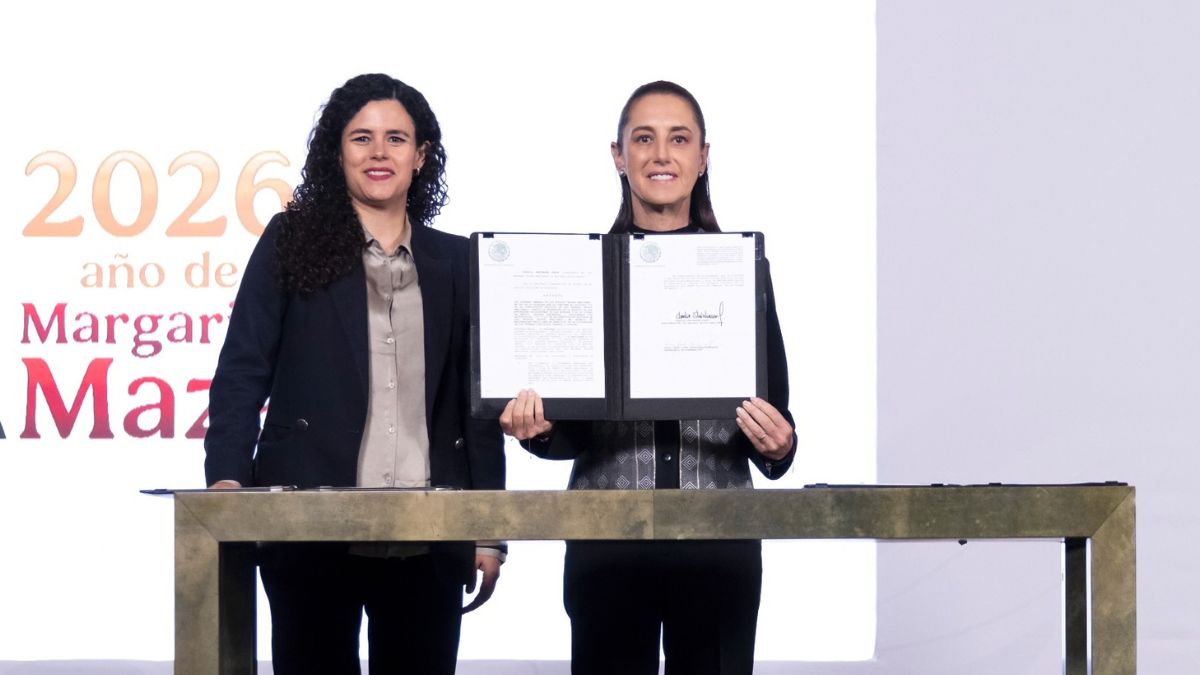Claudia Sheinbaum firma decreto de nacionalidad única para mandatarios y gobernantes.