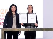 Claudia Sheinbaum firma decreto de nacionalidad única para mandatarios y gobernantes.
