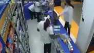 Delincuente finge ser cliente y asalta farmacia en Cuautitlán Izcalli. TD Vespertino CdMx, 06 de octubre 2026