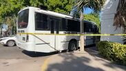 En el lugar de los hechos, las autoridades confirmaron el hallazgo del camión con impactos y localizaron decenas de casquillos