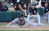 Con 11 imparables y tres carreras impulsadas de Jo Adell, Cleveland aplastó 9-3 a los White Sox en Guaranteed Rate Field para recortar distancias.