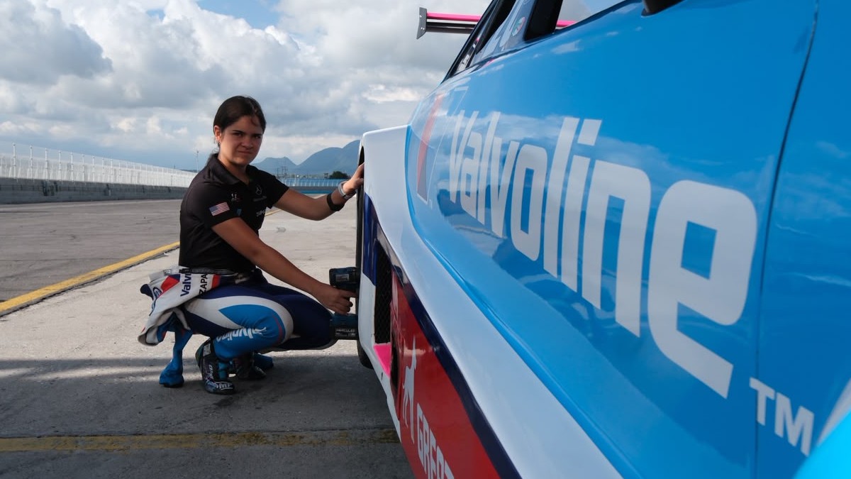 Ivanna Richards es una piloto de 18 años y corre para Valvoline / Cortesía