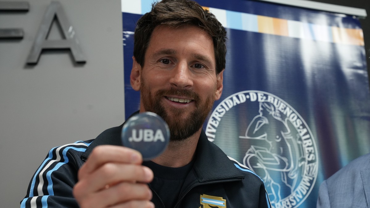 Lionel Messi ahora es Doctor Honorífico | @UBAonline