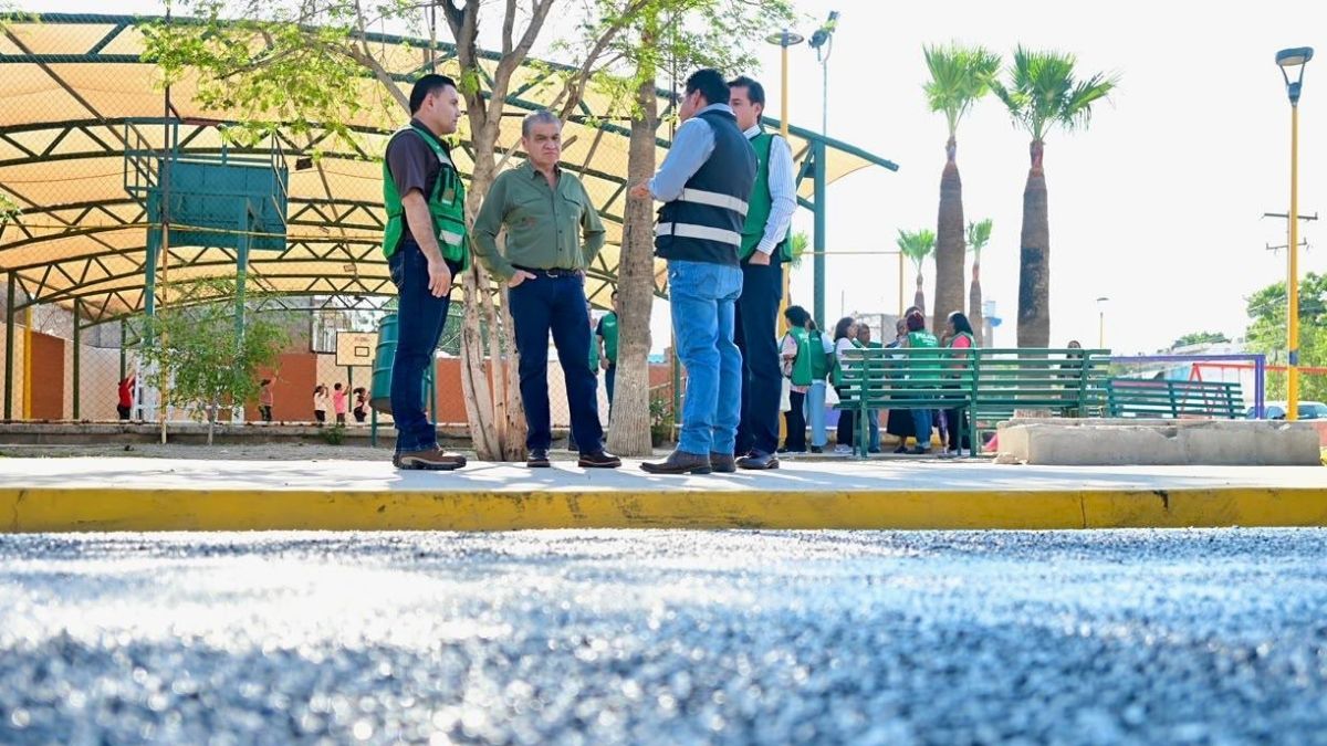 Miguel Ángel Riquelme Solís recorrió este miércoles los tramos intervenidos en la colonia Eduardo Guerra