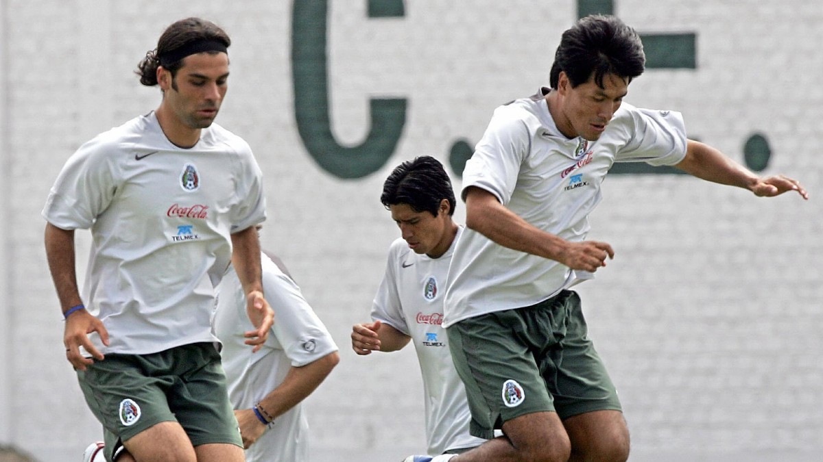 Rafa Márquez y Claudio Suárez conformaron la zaga central de la Selección Mexicana por varios años | Getty Images