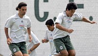Rafa Márquez y Claudio Suárez conformaron la zaga central de la Selección Mexicana por varios años | Getty Images