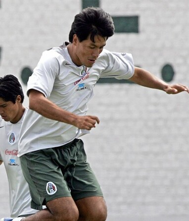 Rafa Márquez y Claudio Suárez conformaron la zaga central de la Selección Mexicana por varios años | Getty Images