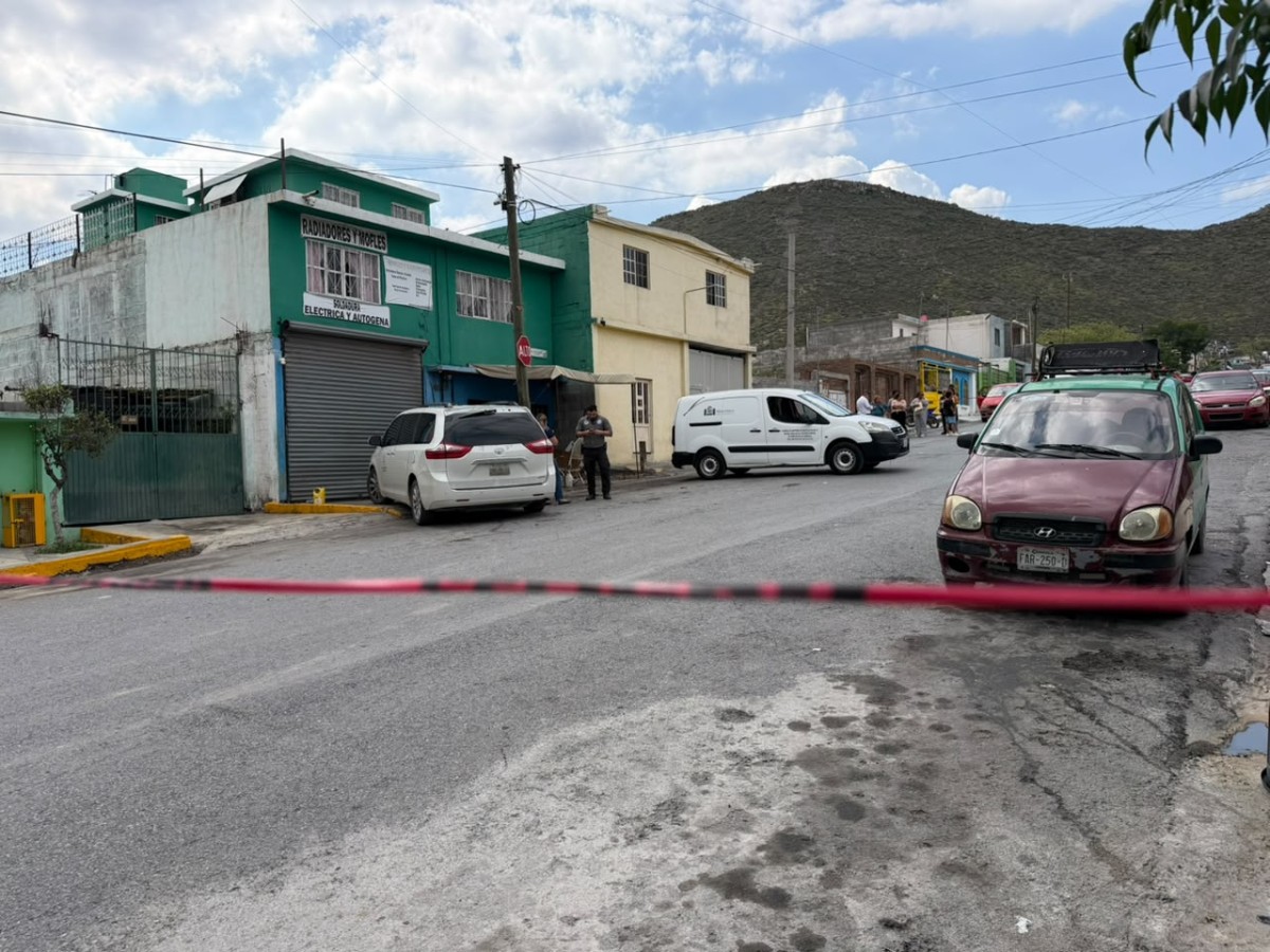 Tras revisar al hombre confirmaron que ya no presentaba signos vitales. La persona fue identificada como Jesús Zapata.