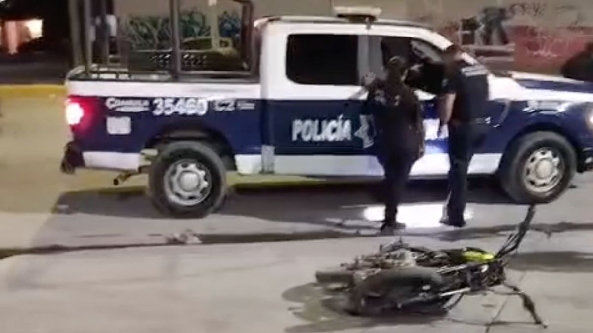 Al sitio del percance arribaron oficiales de Seguridad Pública Municipal y peritos del Centro de Justicia Municipal.