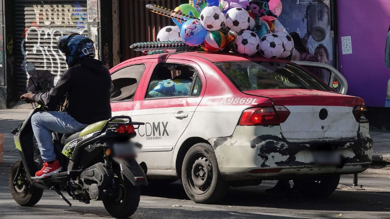 Taxista persigue y embiste a motociclista en calles de la Álvaro Obregón. C4 en Alerta, 06 de octubre 2026