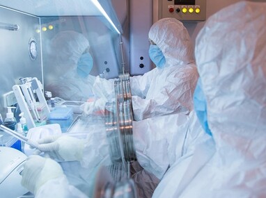 Trabajadores del Instituto de Investigación Antipeste de Irkutsk de Siberia y Lejano Oriente