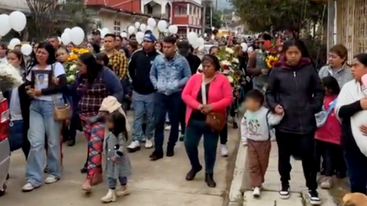 El cuerpo de Dariana fue sepultado en su natal Xiutetelco, donde la despidieron familiares, amigos y personas cercanas / Facebook: Teziutlán Noticias