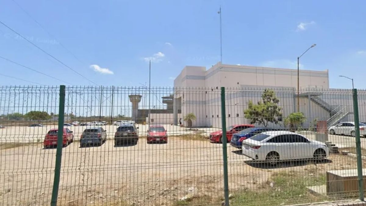 El enfrentamiento también dejó un número indeterminado de reclusos lesionados que requirieron traslado médico de urgencia.