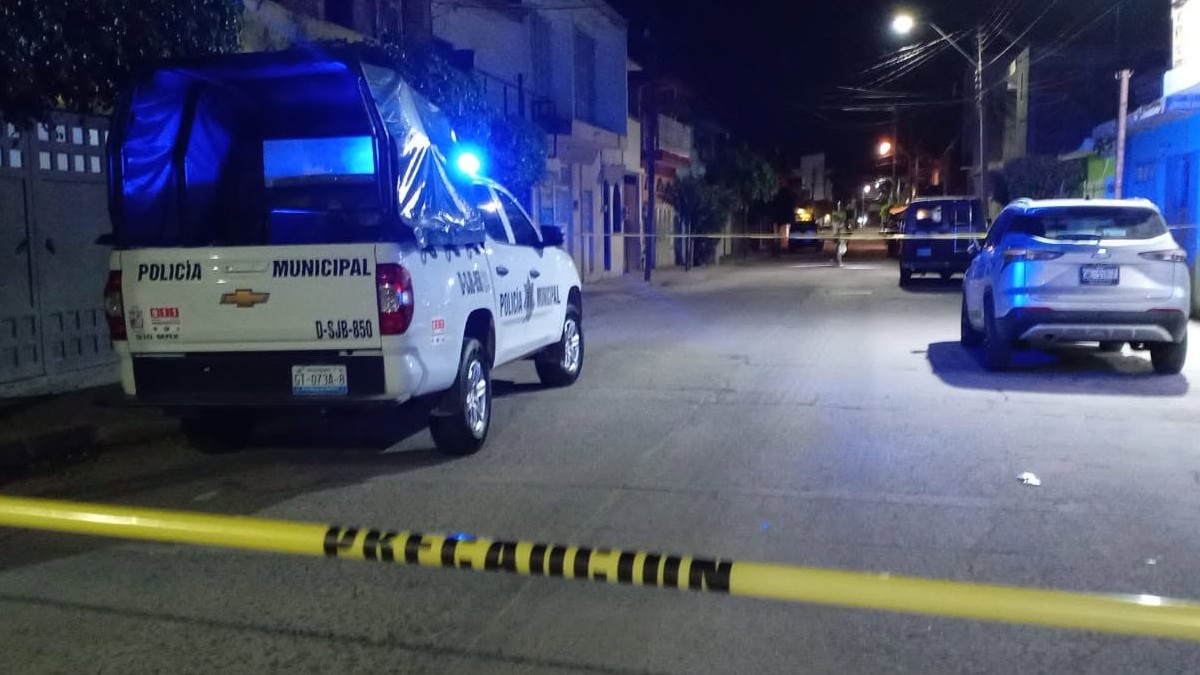 La agresión ocurrió cerca de las 7:54 de la noche sobre la calle Nueva Orleans.