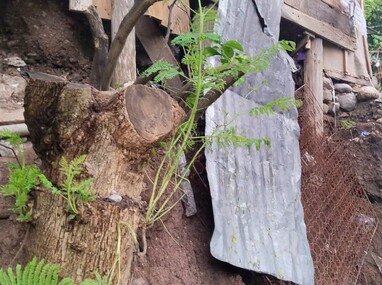 Colapsa barda por el huracán Simon y deja un hombre muerto.