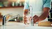 A diferencia de otros países, en México no se recomienda tomar agua directamente del grifo | Pexels