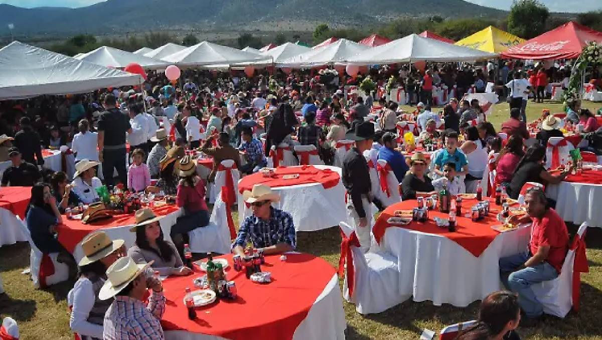 Joselin Moreno Galván realizó una invitación masiva a la fiesta de XV años de Joselin