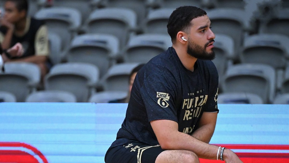 Joshua Ibarra es un basquetbolista mexicano con una estatura de 2.11 metros / Facebook
