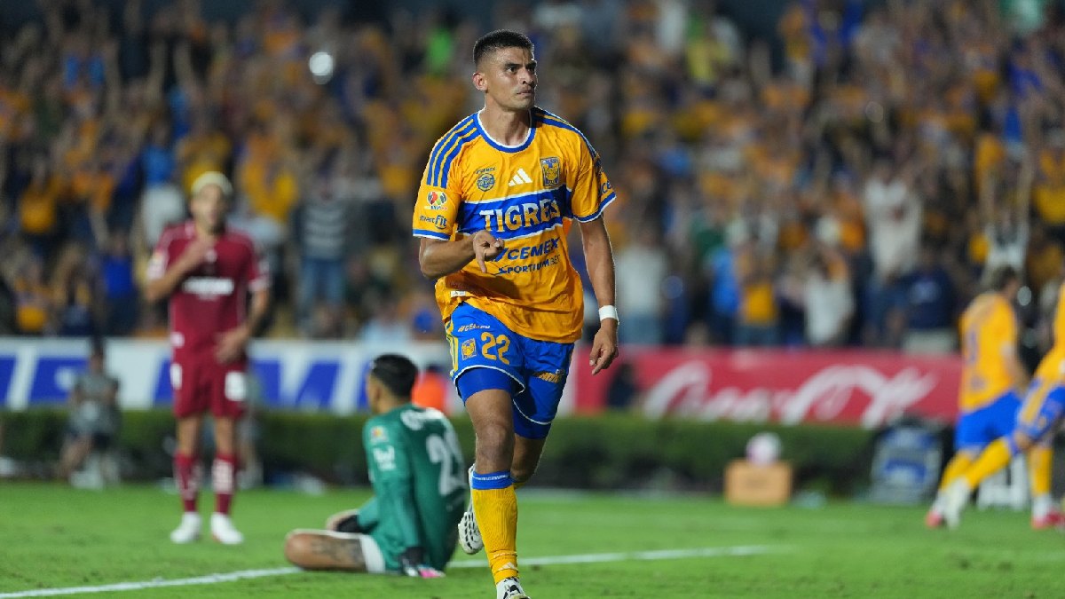 'Memote' Martínez marcó su primer gol oficial con los Tigres ante Toluca / Jorge López