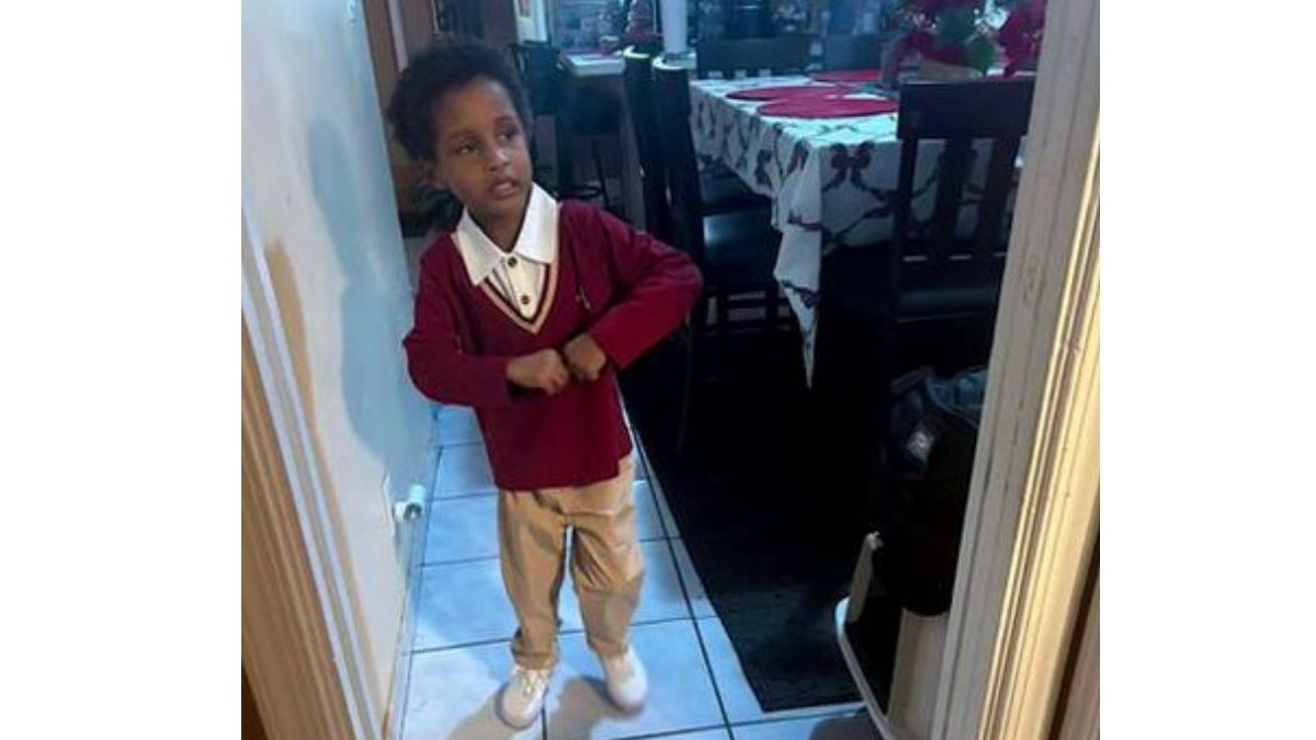 Pese a que el pequeño fue llevado a un hospital de la localidad, no sobrevivió a las lesiones.