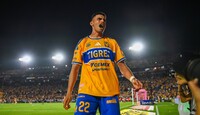 Guillermo Martínez marcó su primer gol con Tigres desde su llegada al club.