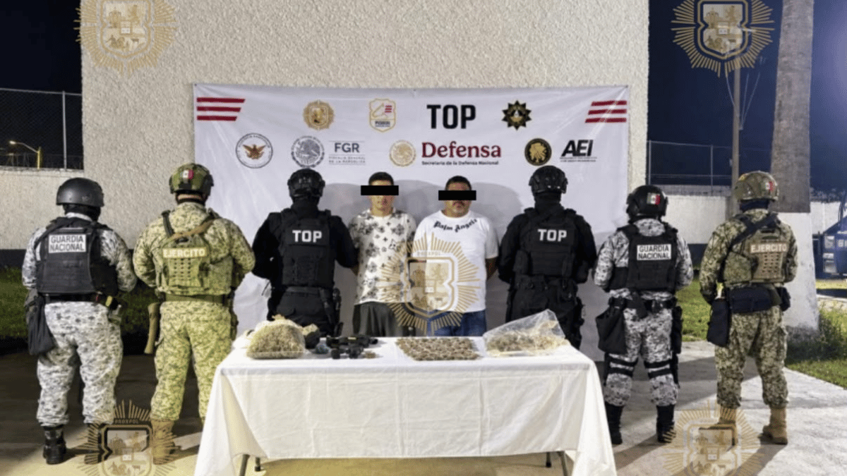 Dos hombres detenidos con droga tras riña en Escobedo NL