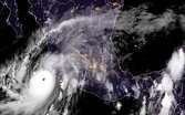 Imagen satelital del huracán Simon en el reporte de las 21:00 h del 10 de octubre |Coordinación Nacional de Protección Civil
