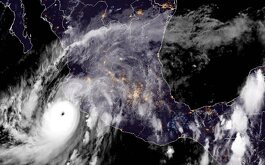 Imagen satelital del huracán Simon en el reporte de las 21:00 h del 10 de octubre |Coordinación Nacional de Protección Civil