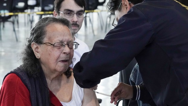 De acuerdo al Secretario de Salud, Dr. David Kershenobich, la campaña de vacunación es totalmente gratuita en todo el país.