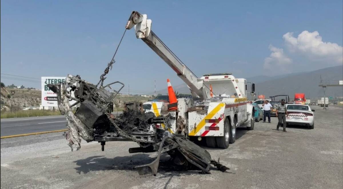 Elementos de la Guardia Nacional acudieron al kilómetro 235 para tomar conocimiento de los daños ocasionados.