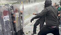 Estalla protesta por agua contaminada en Guadalajara; termina en enfrentamientos.